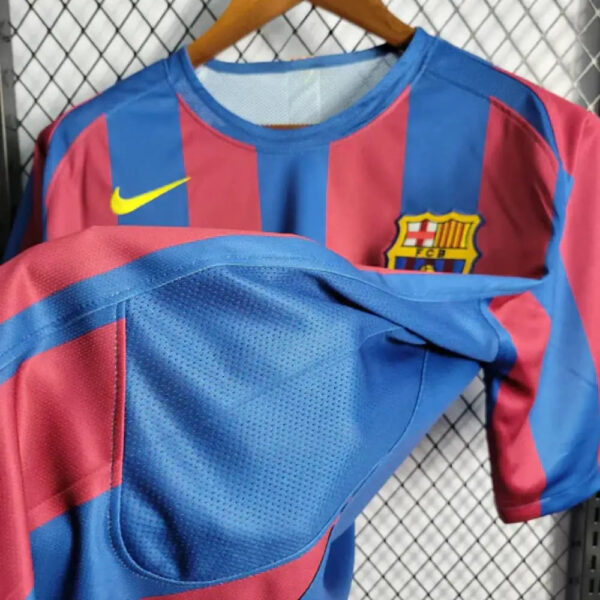 #10 RONALDINHO Camiseta Retro Primera 2006/07 - Image 7